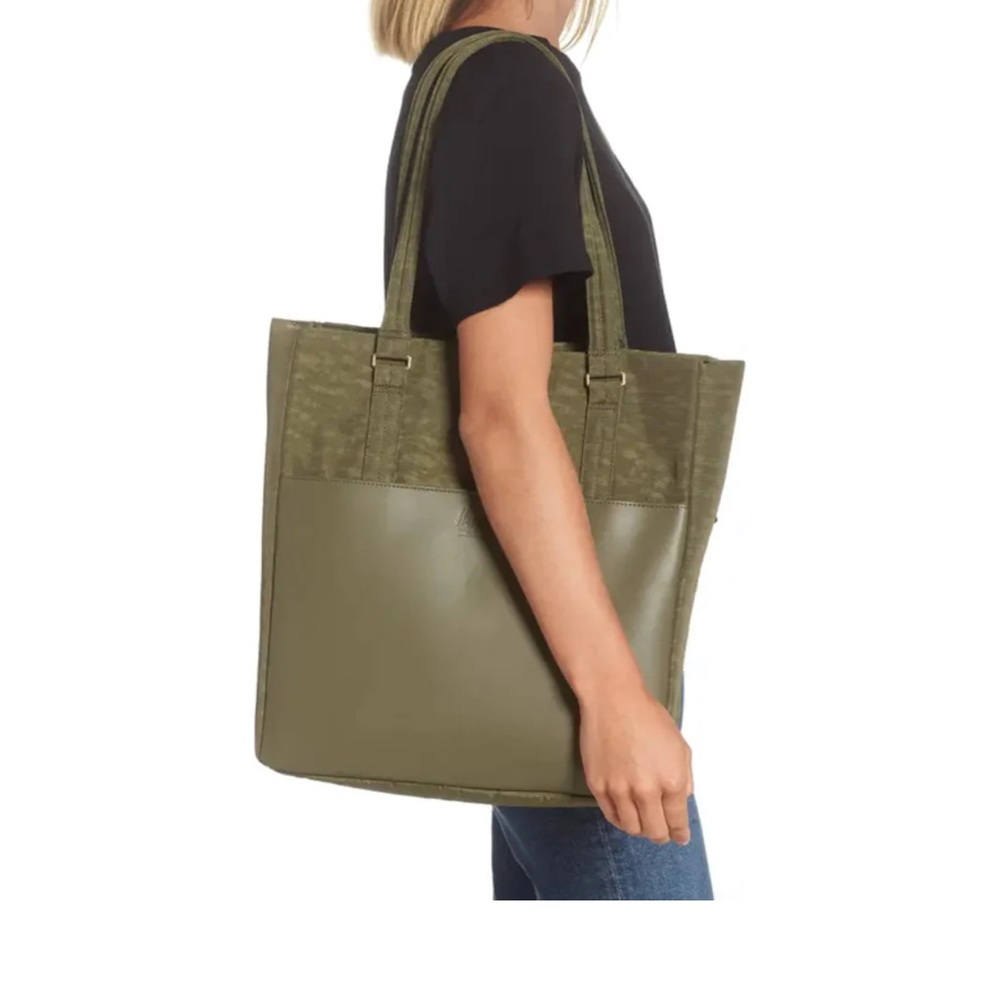 NWOT Hershel olive TOTE
